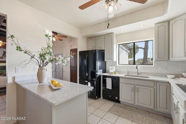 7611 S Ave De Belleza, Tucson, AZ 85747
