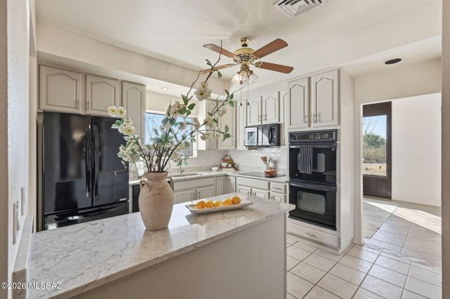 7611 S Ave De Belleza, Tucson, AZ 85747