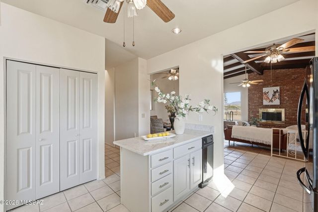 7611 S Ave De Belleza, Tucson, AZ 85747