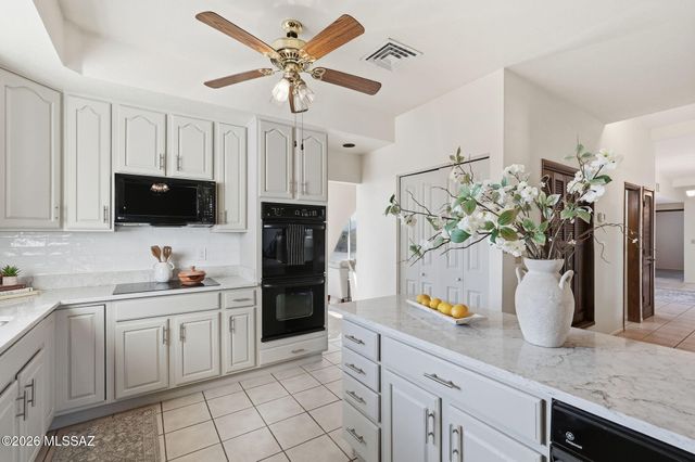 7611 S Ave De Belleza, Tucson, AZ 85747