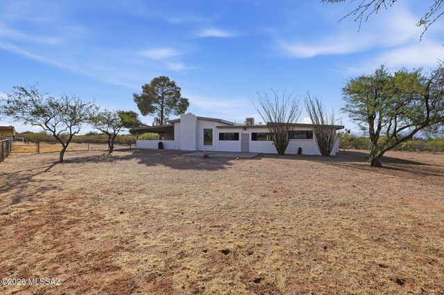 7611 S Ave De Belleza, Tucson, AZ 85747