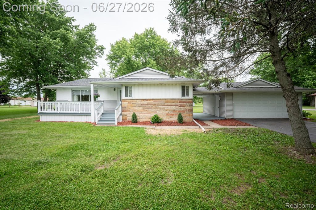 10086 N Lewis Road, Thetford Township, MI 48420