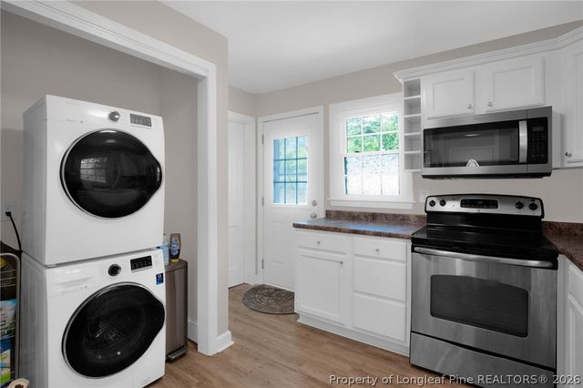 1001 Ivy Road, Fayetteville, NC 28303