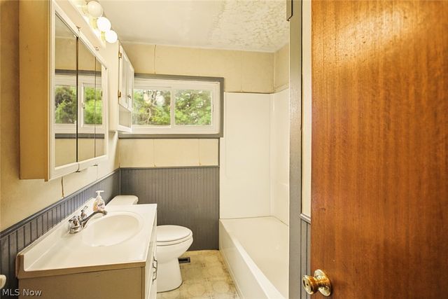6331 Alderwood Road, Parma Heights, OH 44130