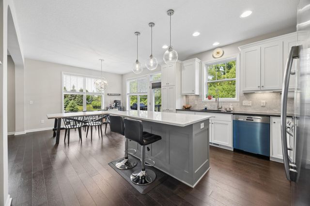 16315 Envoy Way, Lakeville, MN 55044