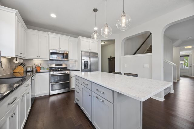 16315 Envoy Way, Lakeville, MN 55044