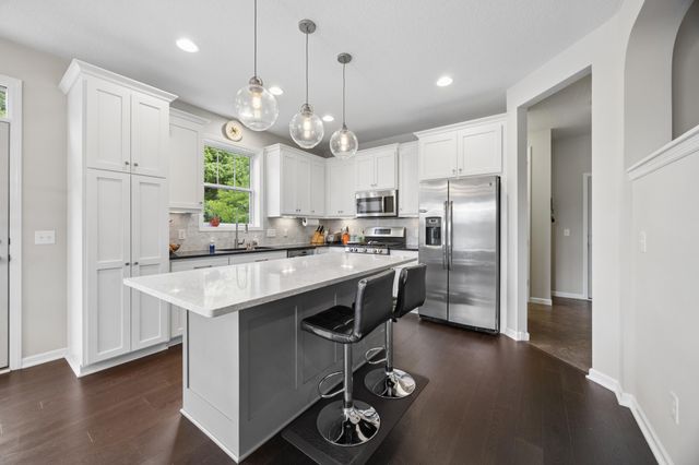 16315 Envoy Way, Lakeville, MN 55044