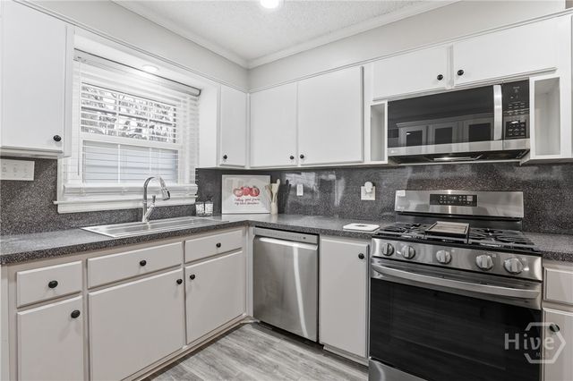 6 La Brea Boulevard, Savannah, GA 31419