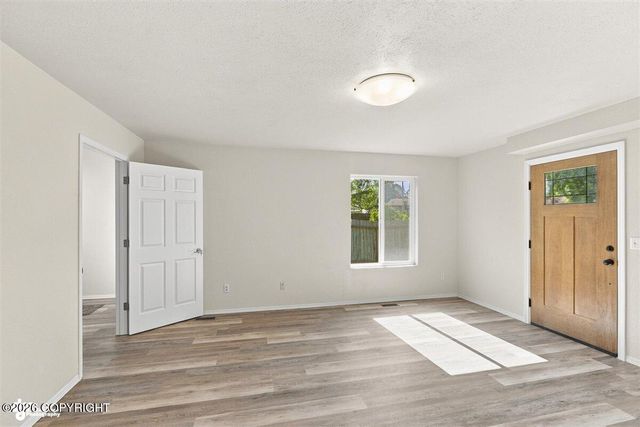 1010 Bentree Circle, Anchorage, AK 99504