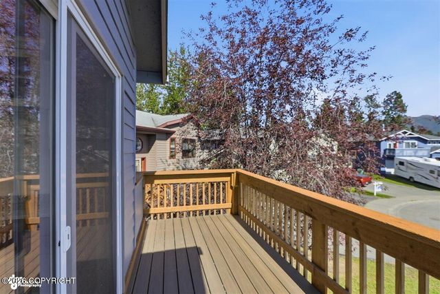 1010 Bentree Circle, Anchorage, AK 99504