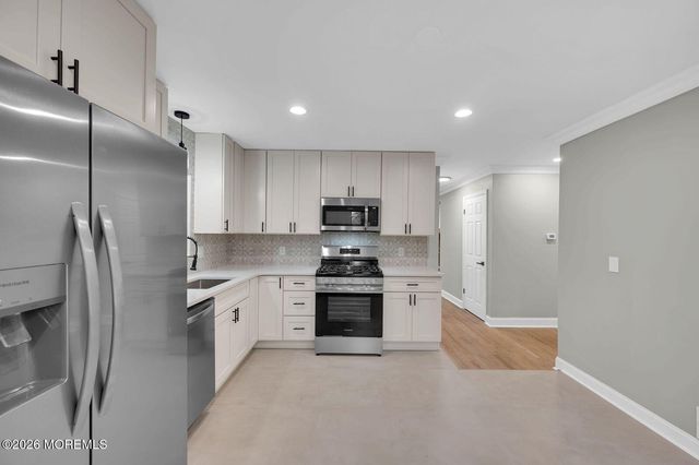 21 Park Avenue, Hazlet, NJ 07730