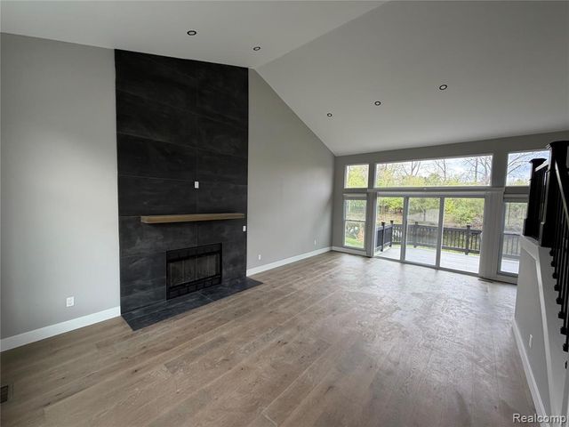 5140 Woodrun Court, West Bloomfield, MI 48323