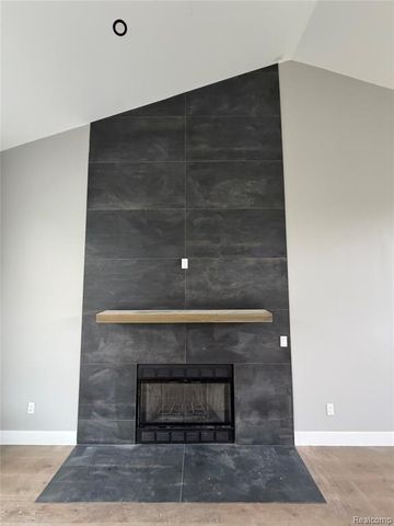5140 Woodrun Court, West Bloomfield, MI 48323