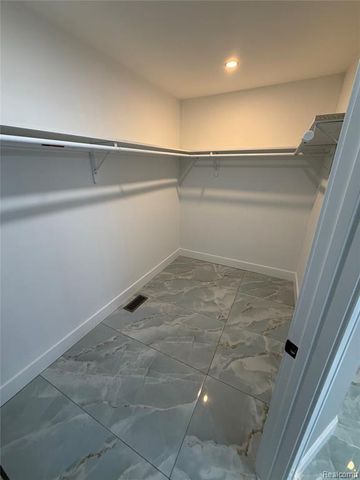 5140 Woodrun Court, West Bloomfield, MI 48323