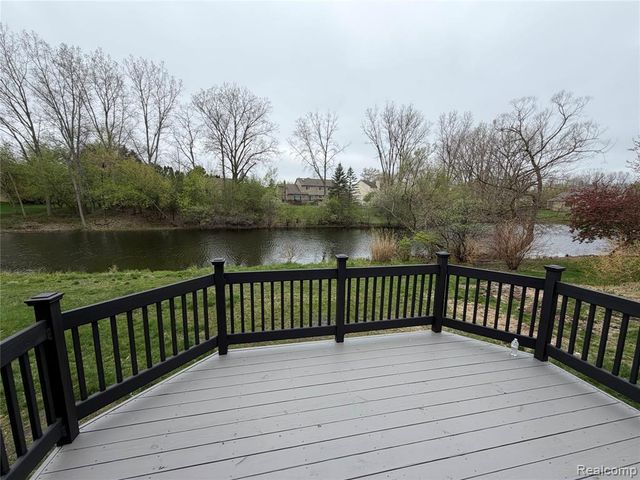 5140 Woodrun Court, West Bloomfield, MI 48323