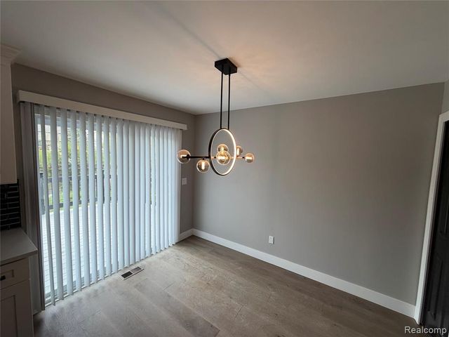 5140 Woodrun Court, West Bloomfield, MI 48323