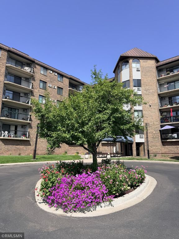2601 Kenzie Terrace, Saint Anthony, MN 55418