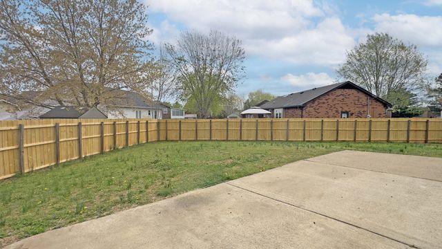 329 Northridge Dr, Clarksville, TN 37042