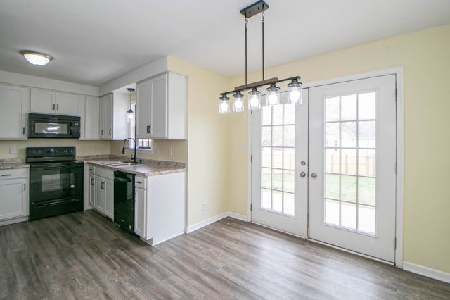 329 Northridge Dr, Clarksville, TN 37042