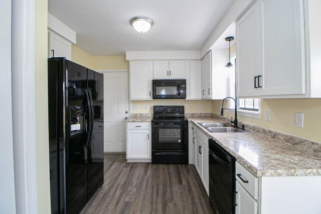 329 Northridge Dr, Clarksville, TN 37042