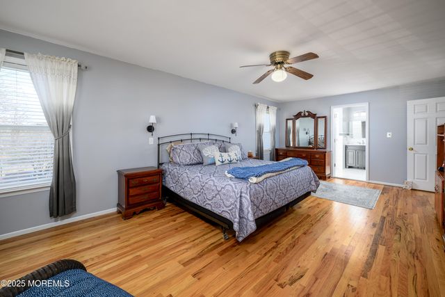 10 Sandybrook Road, Manalapan, NJ 07726