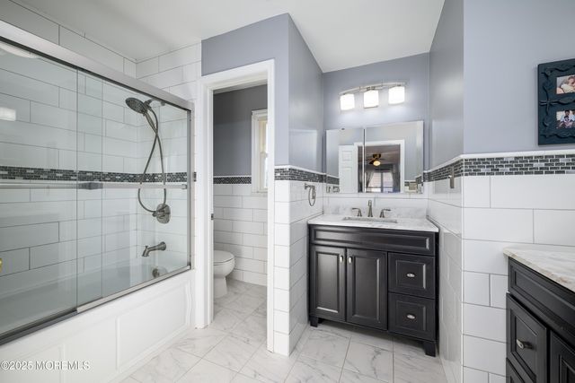 10 Sandybrook Road, Manalapan, NJ 07726