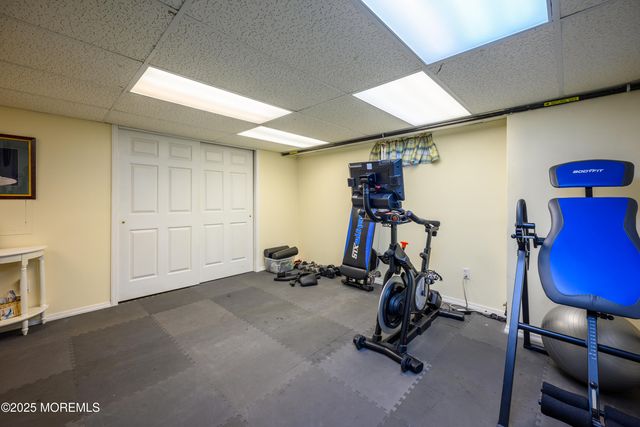 10 Sandybrook Road, Manalapan, NJ 07726