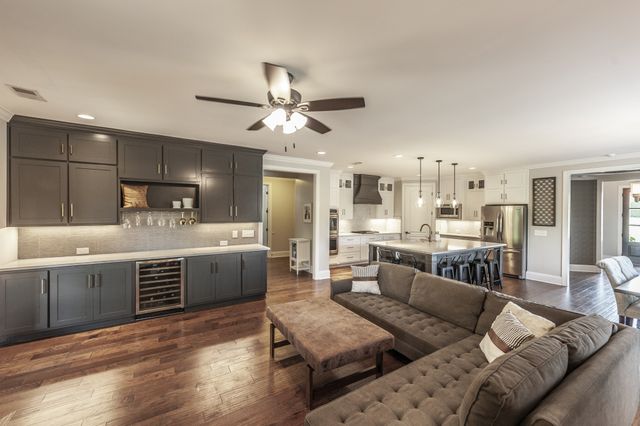 1328 Reynard Dr, Gallatin, TN 37066