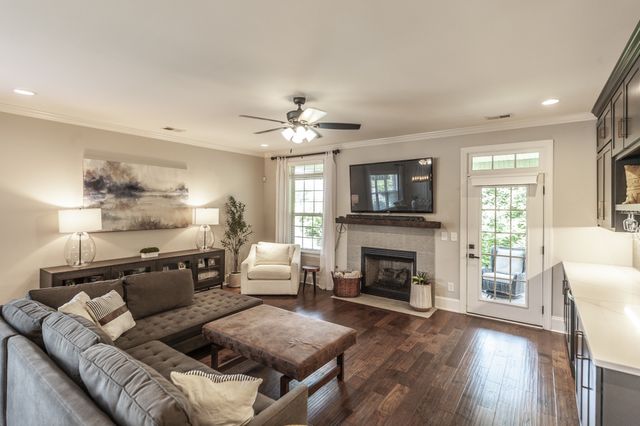 1328 Reynard Dr, Gallatin, TN 37066