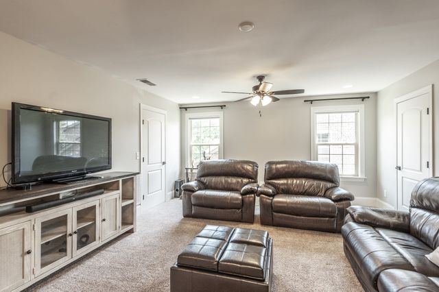 1328 Reynard Dr, Gallatin, TN 37066