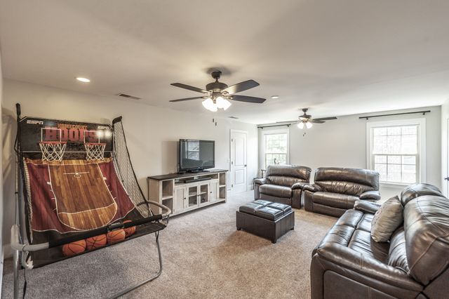 1328 Reynard Dr, Gallatin, TN 37066