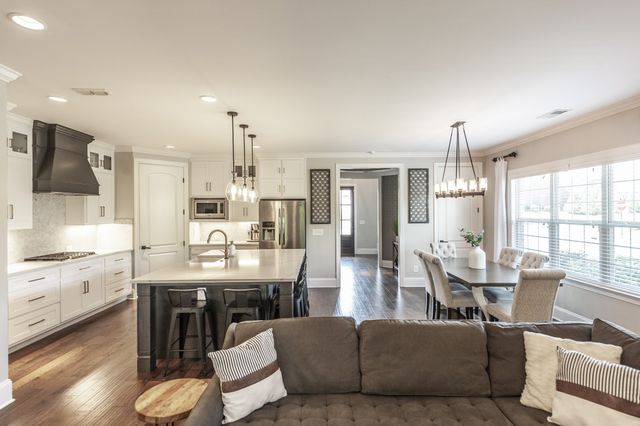 1328 Reynard Dr, Gallatin, TN 37066