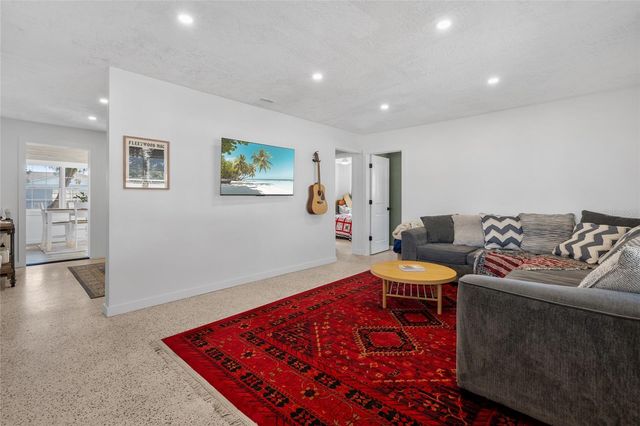 3217 TEAL AVENUE, Sarasota, FL 34232