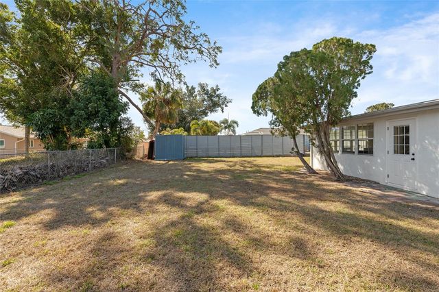 3217 TEAL AVENUE, Sarasota, FL 34232