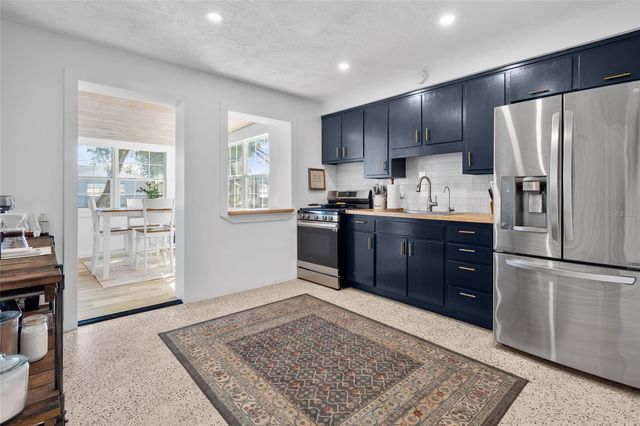 3217 TEAL AVENUE, Sarasota, FL 34232