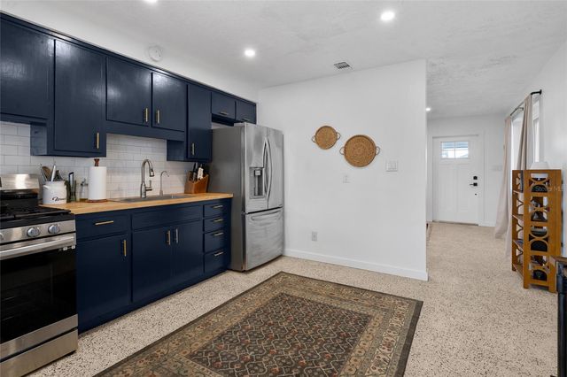 3217 TEAL AVENUE, Sarasota, FL 34232