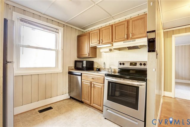 106 Monroe St, Locust Grove, VA 22508