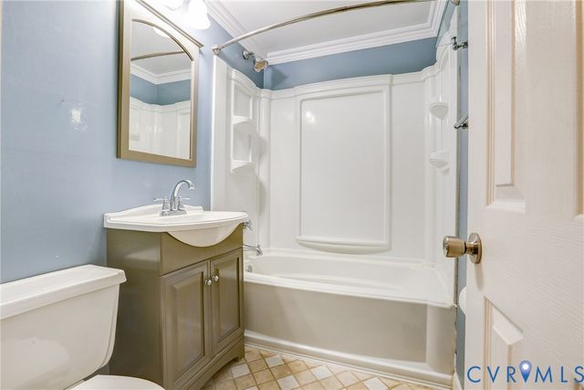 106 Monroe St, Locust Grove, VA 22508