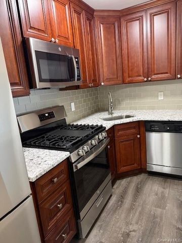 460 Old Town Road 26D, Port Jefferson Station, NY 11776