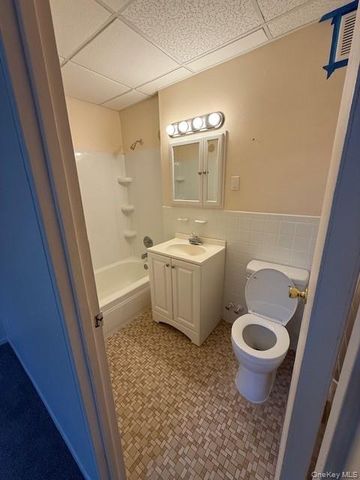 460 Old Town Road 26D, Port Jefferson Station, NY 11776