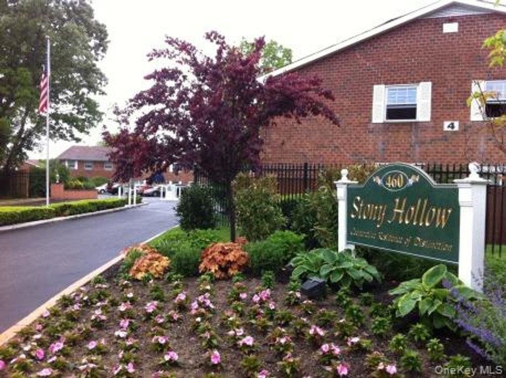 460 Old Town Road 26D, Port Jefferson Station, NY 11776