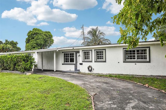 571 NE 172nd Street, North Miami Beach, FL 33162