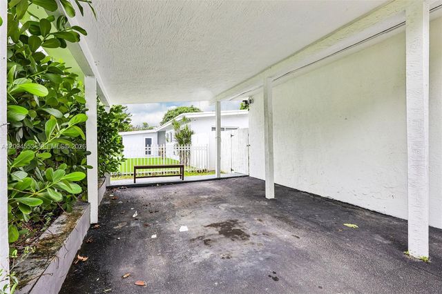 571 NE 172nd Street, North Miami Beach, FL 33162
