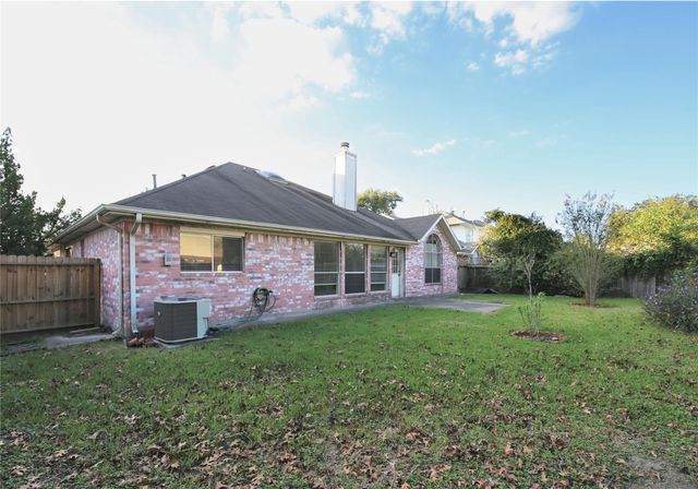 8811 Norham, Houston, TX 77083