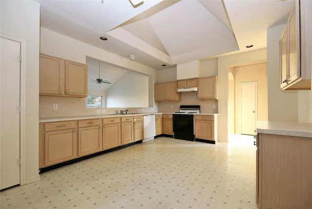 8811 Norham, Houston, TX 77083