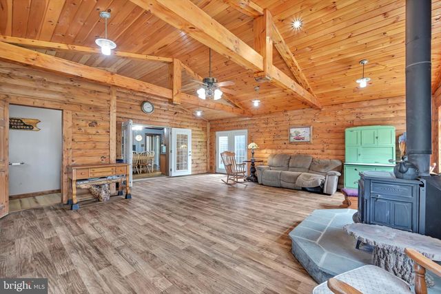 641 LAUDERMILCH RD, Hummelstown, PA 17036