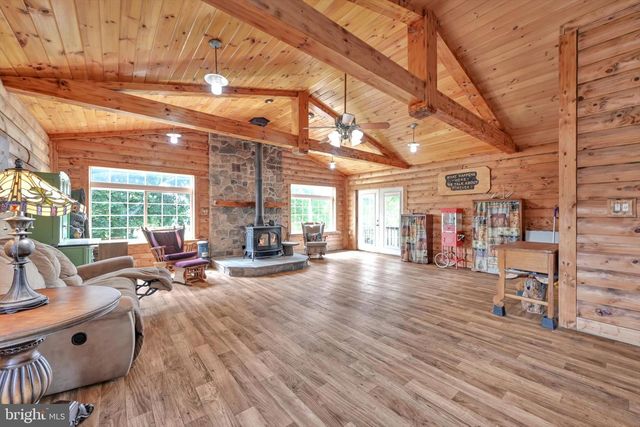 641 LAUDERMILCH RD, Hummelstown, PA 17036