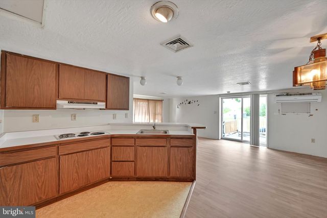 641 LAUDERMILCH RD, Hummelstown, PA 17036