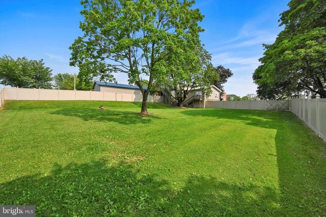 641 LAUDERMILCH RD, Hummelstown, PA 17036