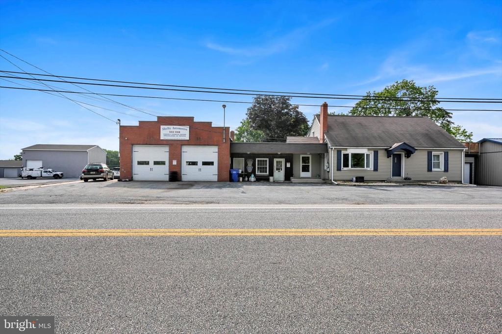 641 LAUDERMILCH RD, Hummelstown, PA 17036